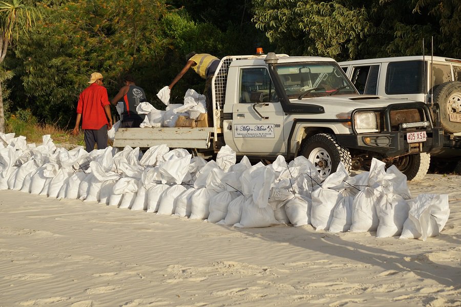silica sand